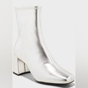 (9-3806)  NEW Women's Pippa Stretch Boots - A New Day Silver Sz 6